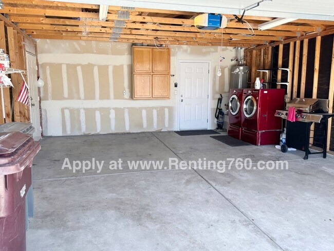 Building Photo - Clean and Well Maintained 2 Bed Home Near Military base