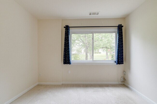 Building Photo - Crofton Condo For Rent