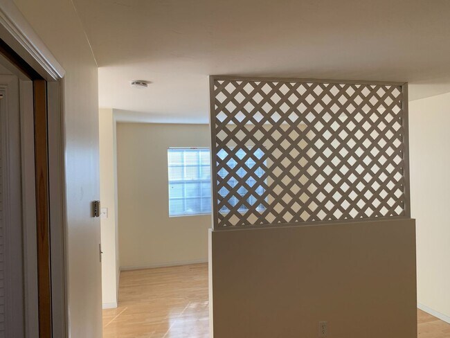 Building Photo - 140 G Ave