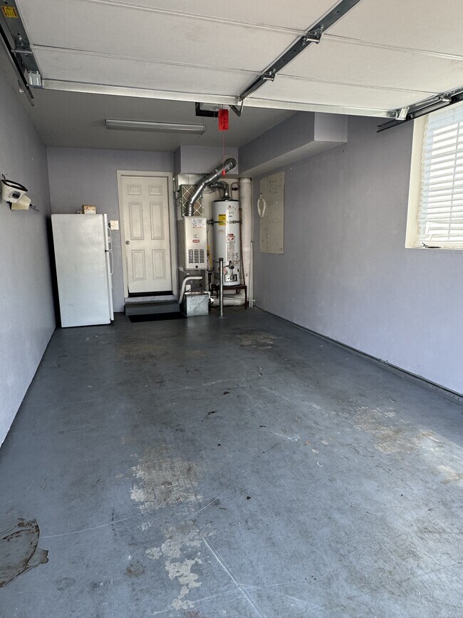 Building Photo - 473 NE Conifer Blvd
