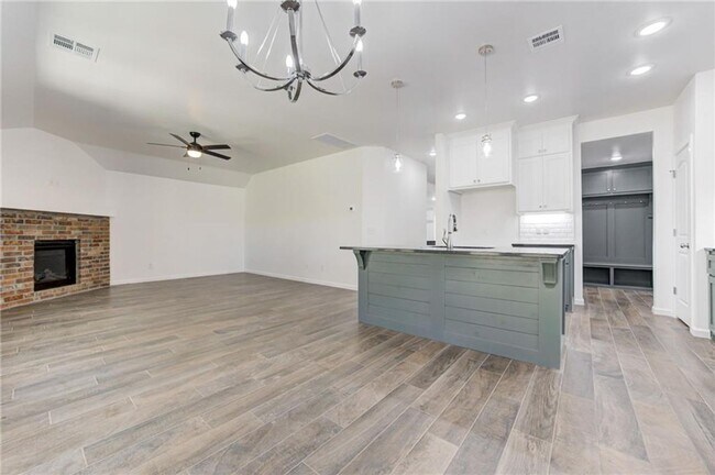 Building Photo - New Home For Lease in Noble!