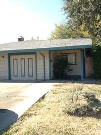Building Photo - Charming & Cozy Duplex ? 2 Bedroom, 1 Bathroom for Rent!