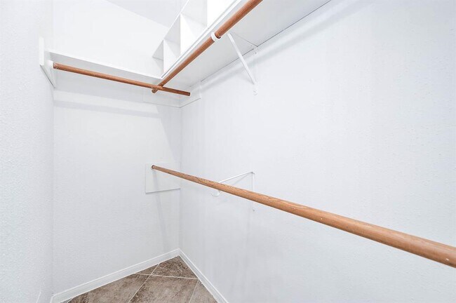 Building Photo - 103 Avocado St