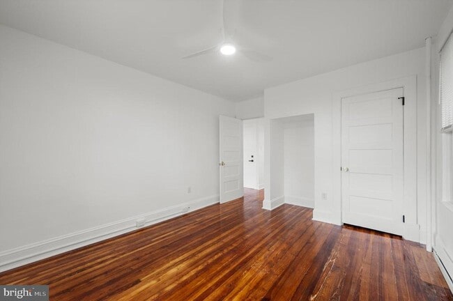 Building Photo - 422 W Clifford St
