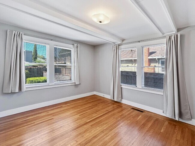 Building Photo - 811 Highland Ave