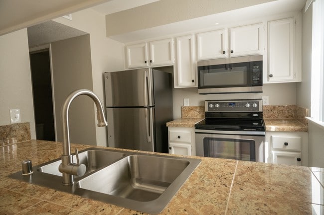 Primary Photo - Cedar Court Townhomes