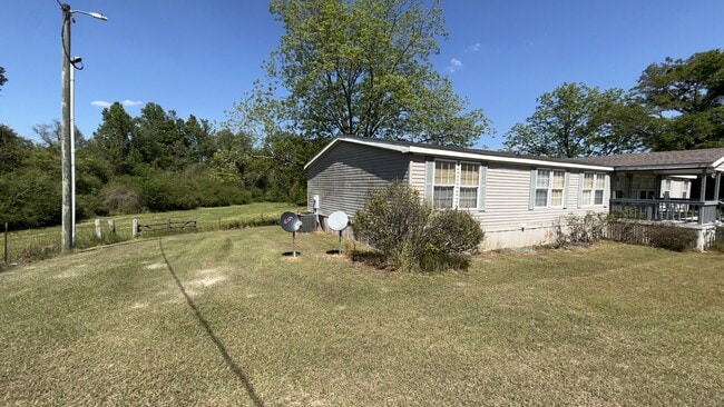 Building Photo - 198 County Rd 1165