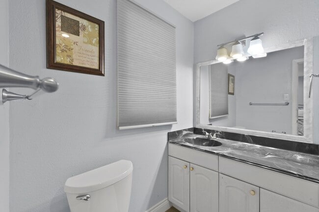 Building Photo - 3123 Deal St