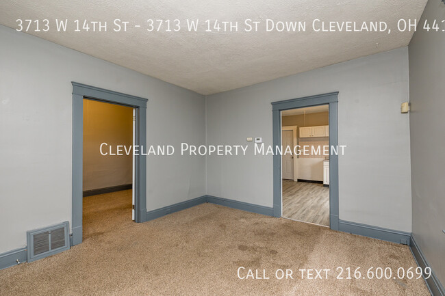 Building Photo - Wonderful Cleveland Duplex