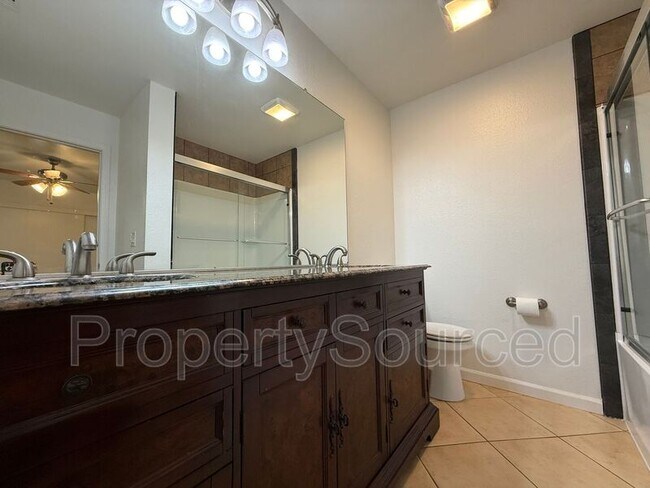 Building Photo - 1633 Porter Way