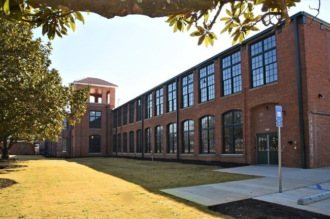 Building Photo - The Lofts of LaGrange