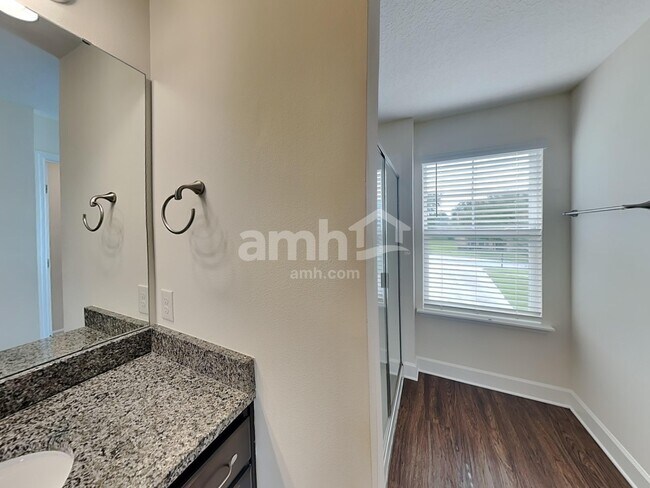 Building Photo - 220 Crestrun Loop