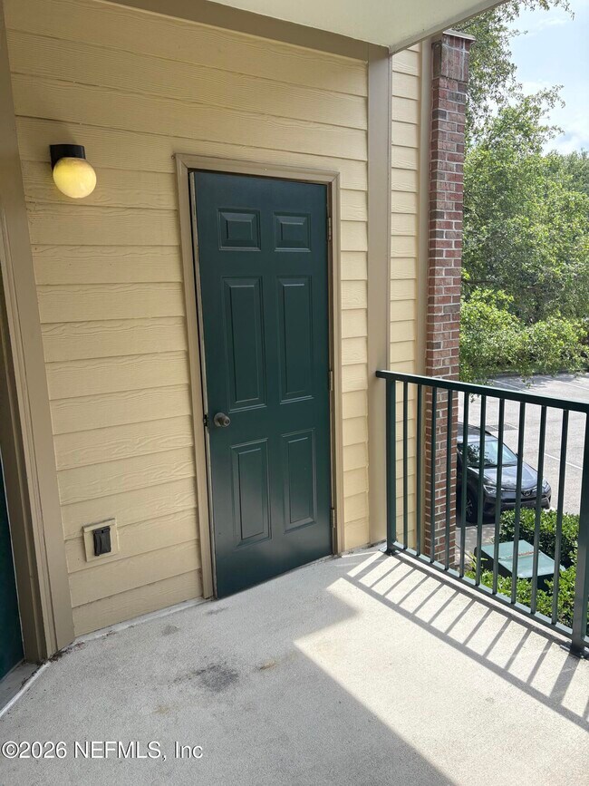 Building Photo - 7800 Point Meadows Dr
