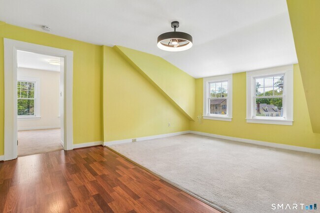 Building Photo - 1572 Whitney Ave