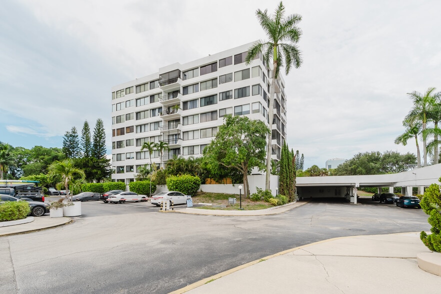 Building Photo - 1500 Presidential Way