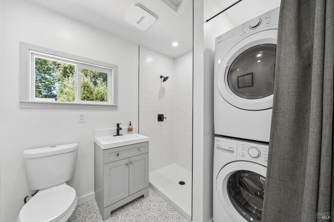 Building Photo - 2188 First Ave