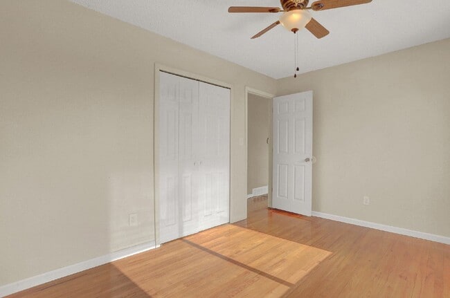 Building Photo - 512 Squire St