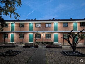 Building Photo - Nuvo Luna
