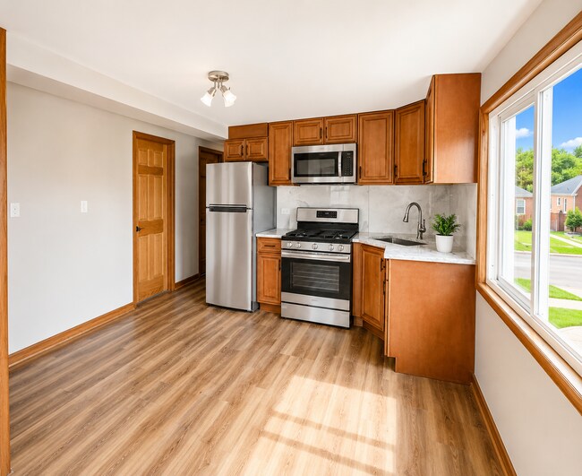 Building Photo - 7719 W Catalpa Ave
