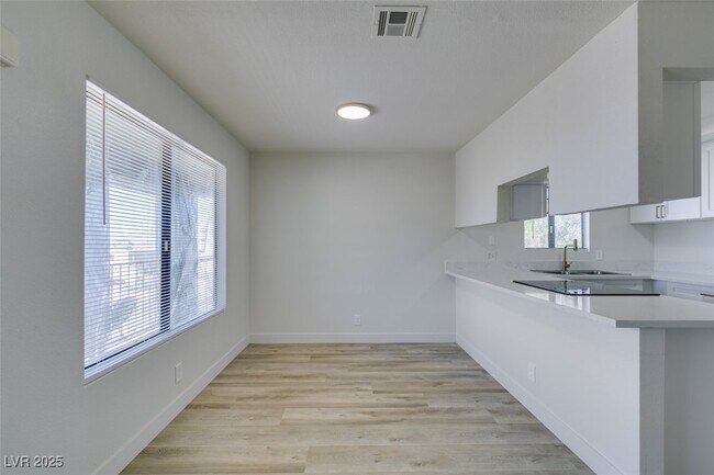 Building Photo - 6932 Kilgore Dr