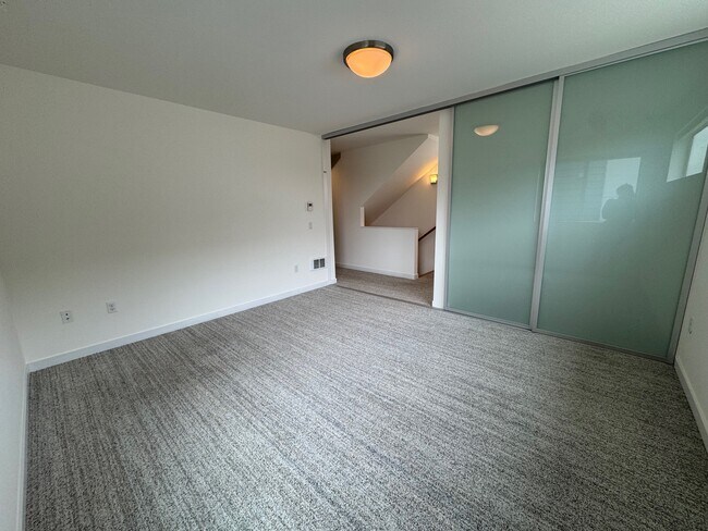 Building Photo - 4222 Linden Ave N