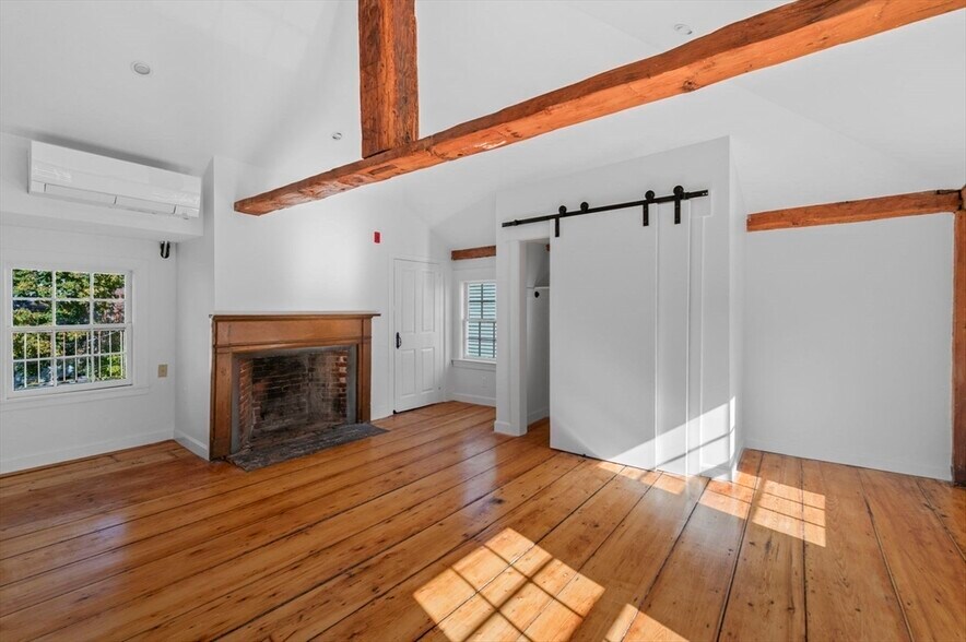Building Photo - 15 Lynde St