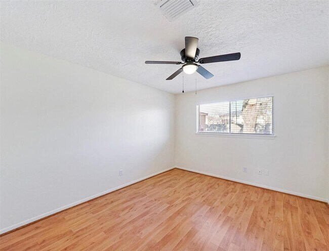 Building Photo - 14006 Briarworth Dr