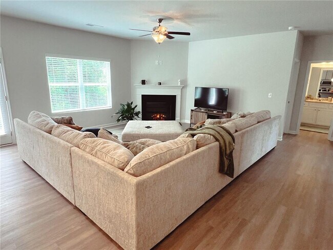 Building Photo - 109 Cedar Wood Trce