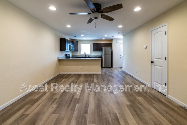 Building Photo - 932 Warrior Hill Dr