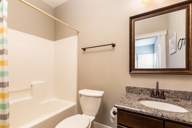 Building Photo - 723 Cox Ct