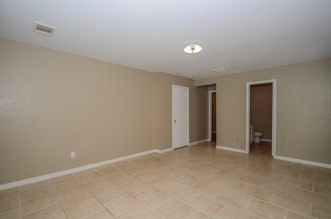 Building Photo - 11711 Wainscot Ct