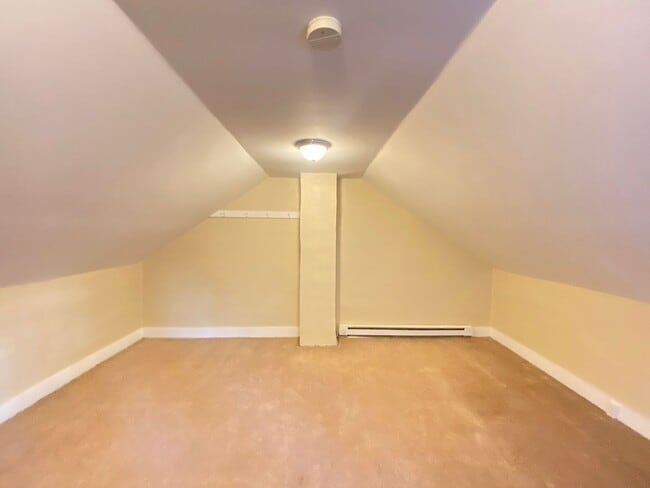 Building Photo - Charming 3 Bedroom, 1 Bath Home in York, Pa!