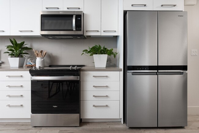 Building Photo - The Taft