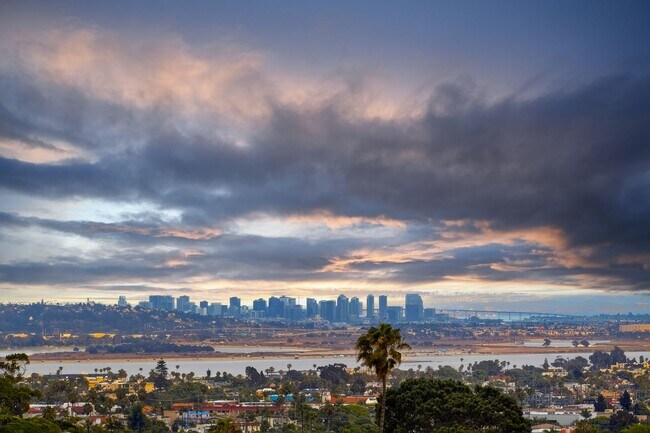 Building Photo - Amazing La Jolla North PB home with panoramic views of the ocean, bay and downtown