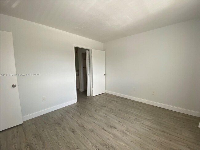 Building Photo - 6503 Winfield Blvd