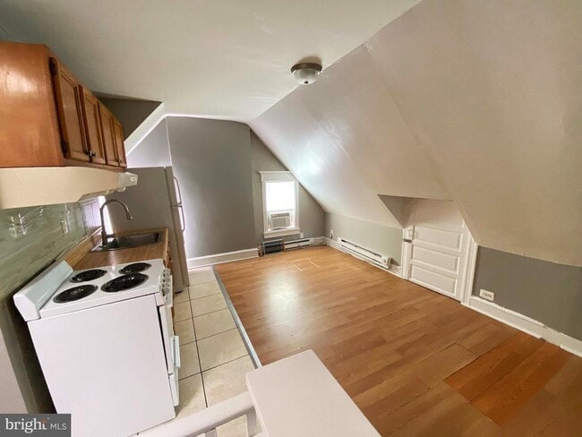 Building Photo - 408 E Roosevelt Blvd