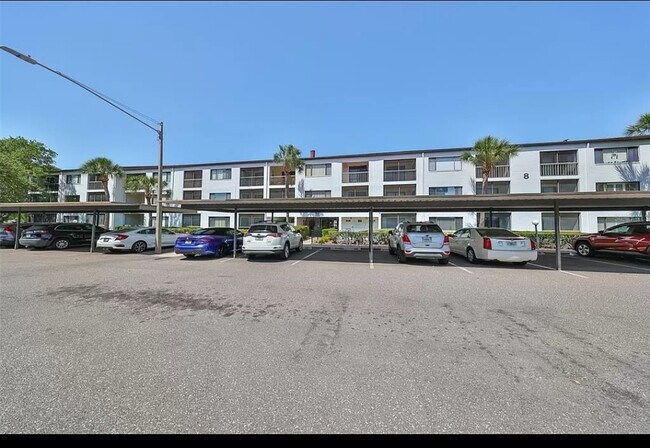 Building Photo - 2595 Countryside Blvd