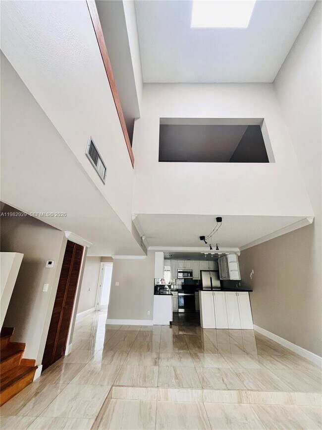 Building Photo - 253 Poinciana Island Dr