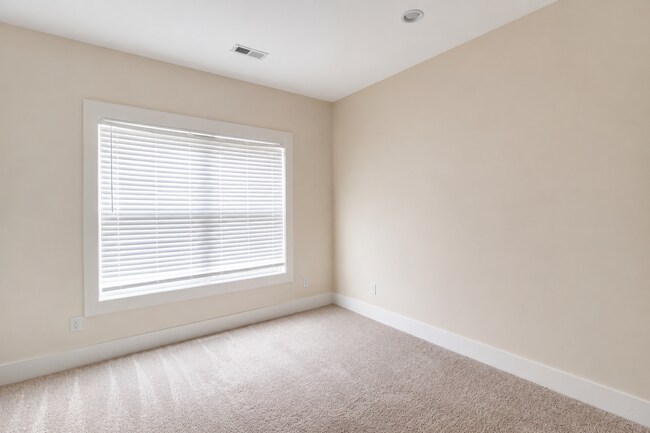 Building Photo - 4-Bedroom Home Steps from the Pool | Close to TTU & Downtown Cookeville