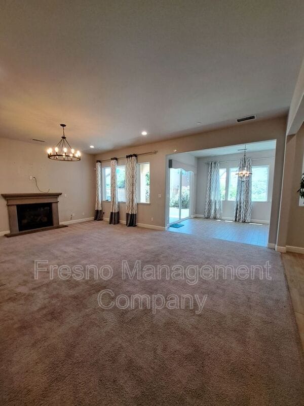 Building Photo - 4266 Sierra Madre Ave