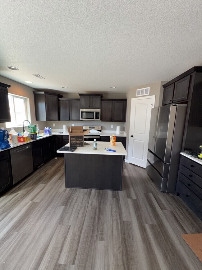 Building Photo - 8353 Graphite Dr