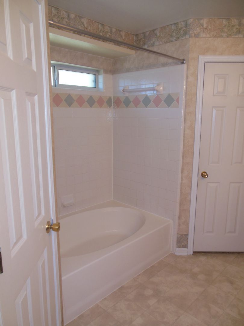 Building Photo - 4106 Fawn Dr