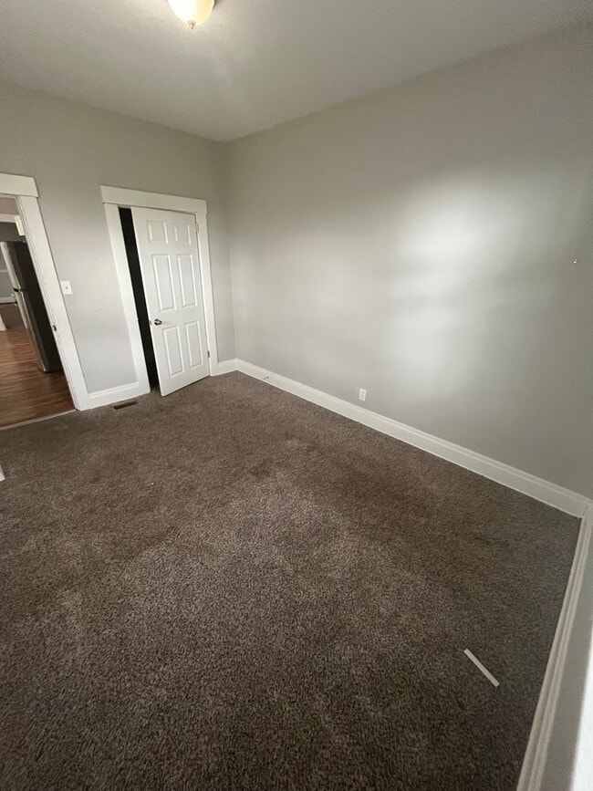 Building Photo - 4805 Eastern Ave