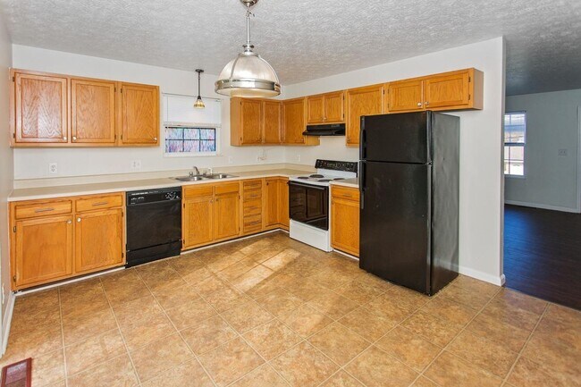 Building Photo - DELHI TOWNSHIP-Cute updated 3 bedroom 2bath ranch in OHSD w/huge 2 car garage