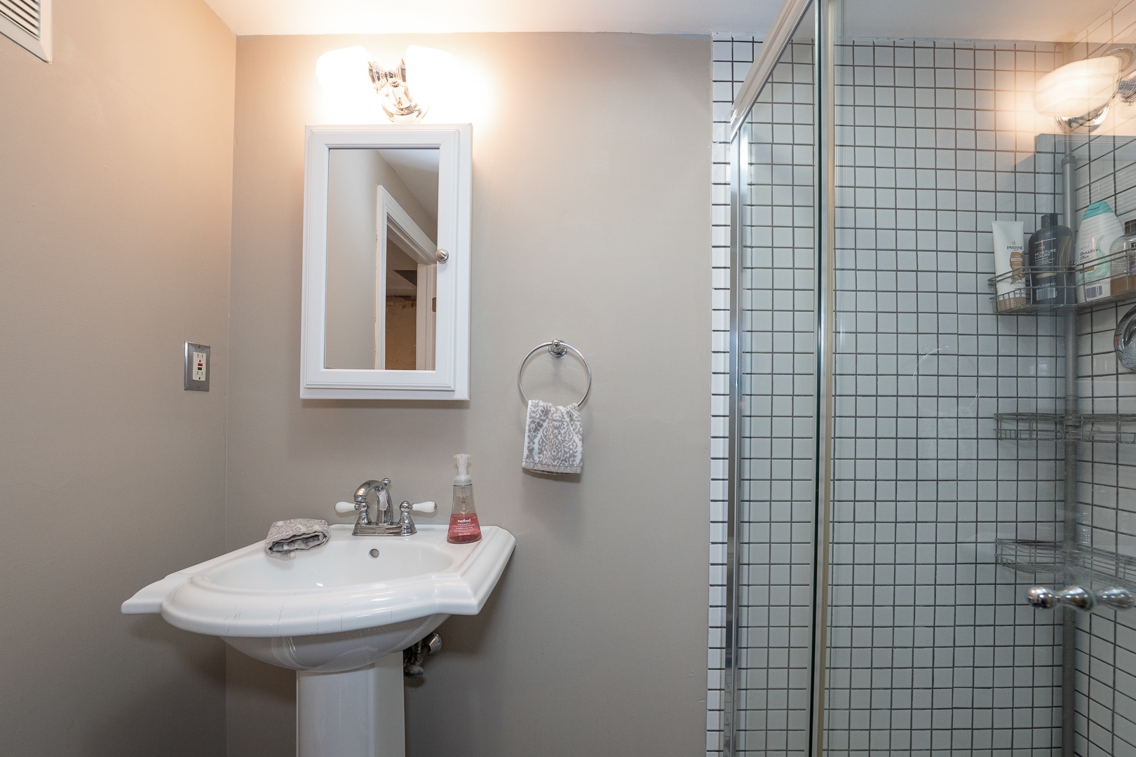 Building Photo - 2747 Harper St