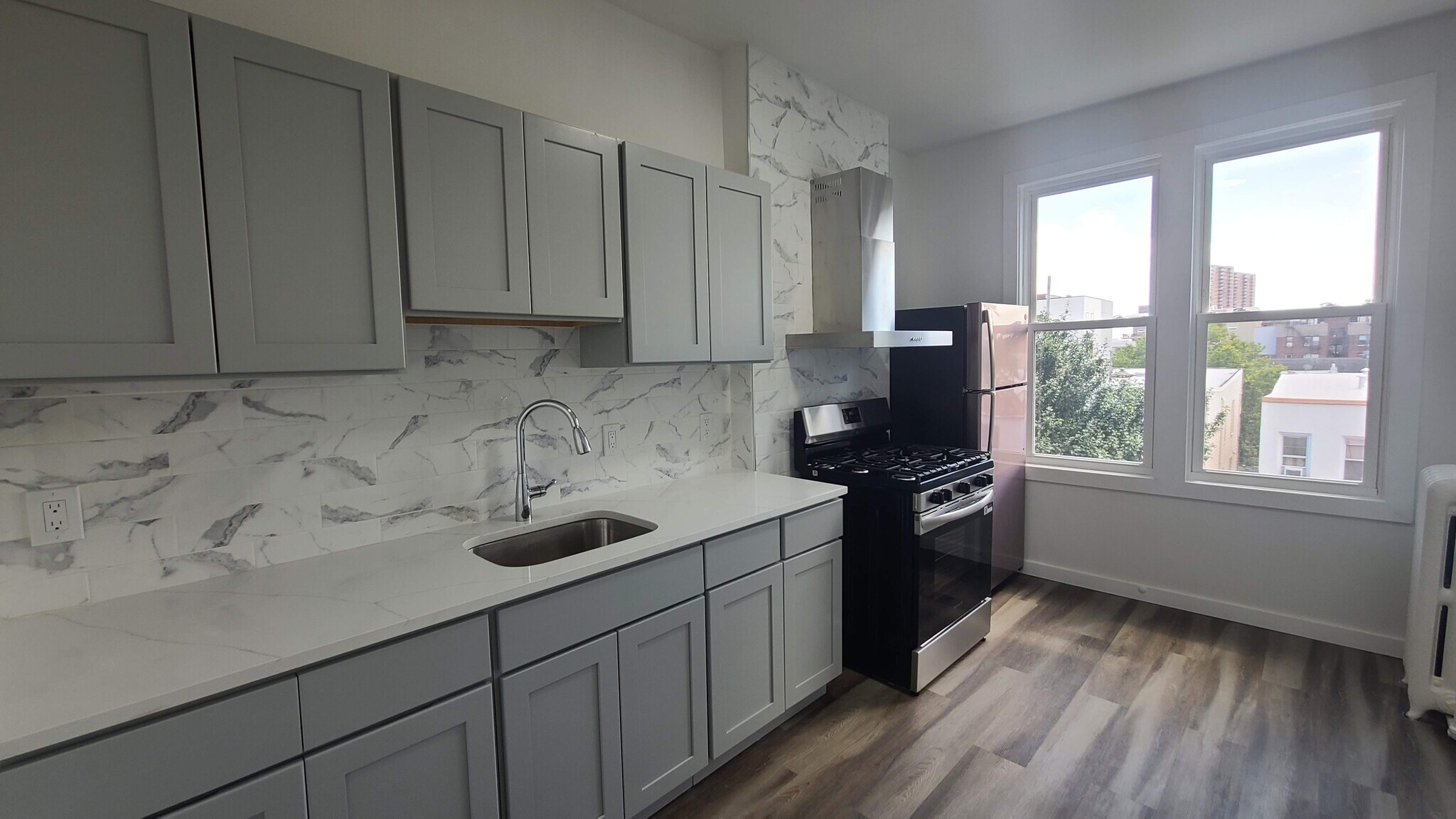 Building Photo - 113 63rd St