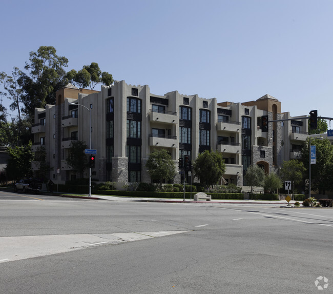 Building Photo - Toluca Lake