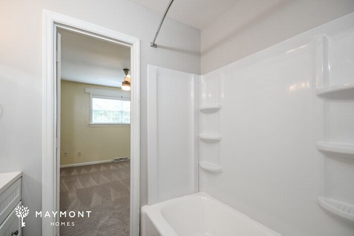 Building Photo - 1321 Mathis Ferry Rd