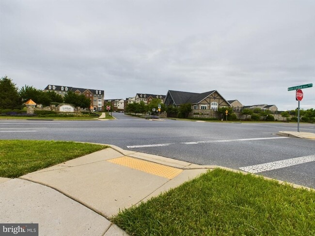 Building Photo - 6479 Jack Linton Dr S