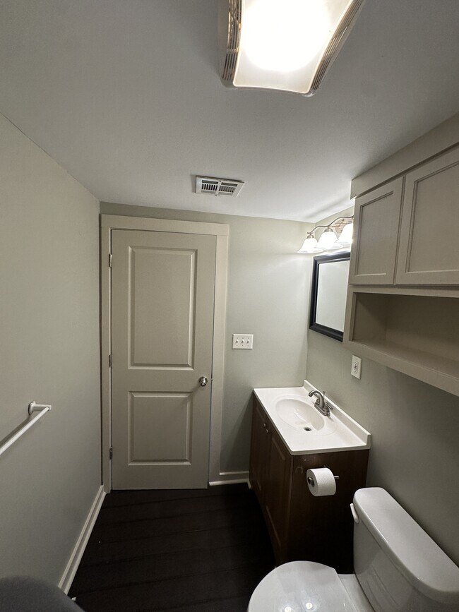 Building Photo - 836 Stewart St